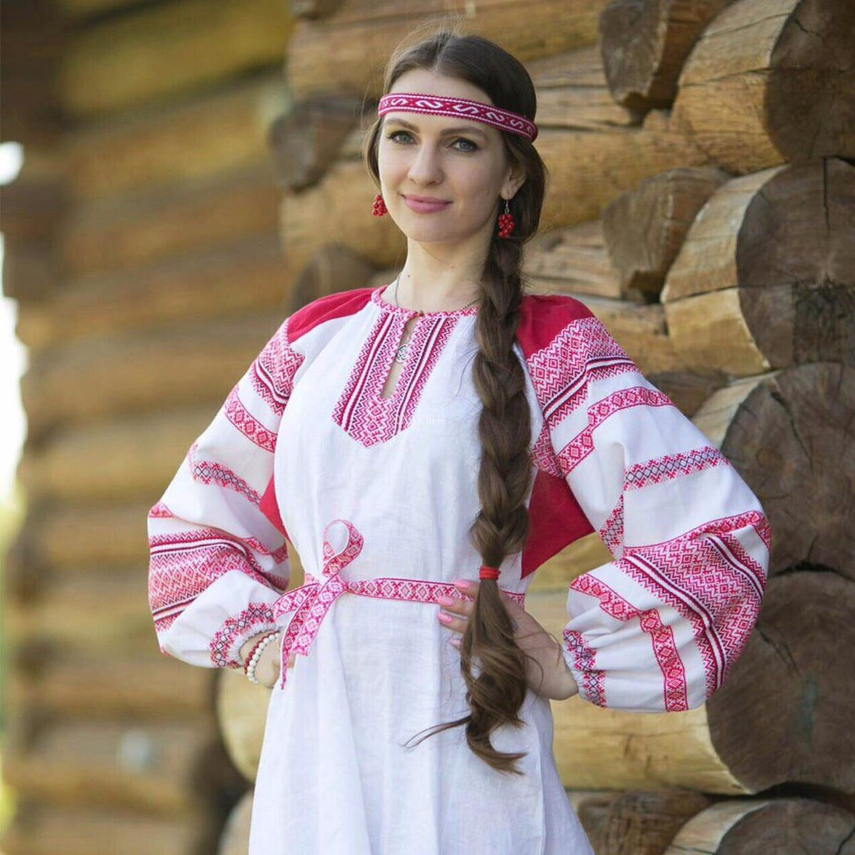 Girls in Slavic costumes in Qinhuangdao