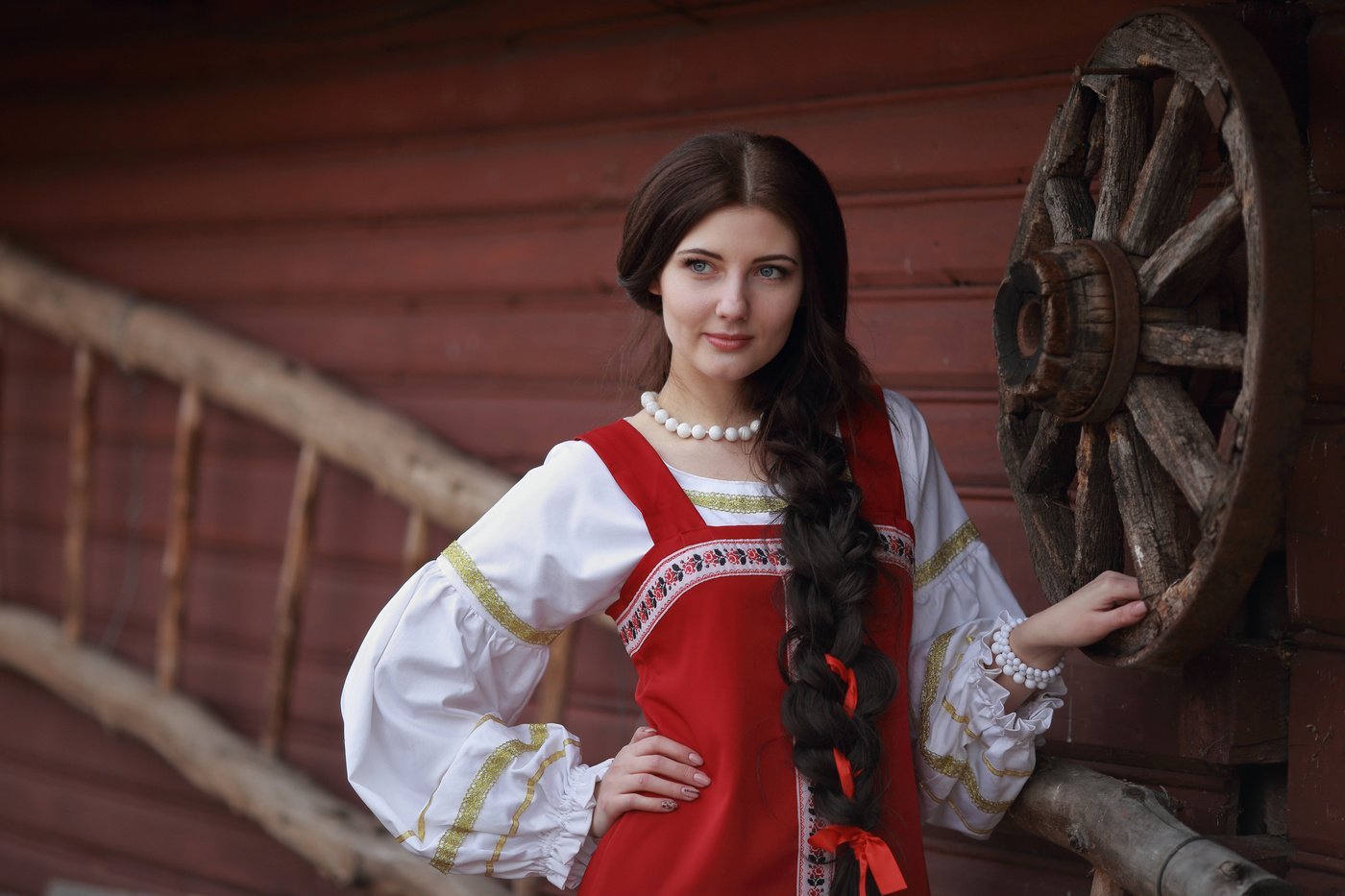 Girls in Slavic costumes in Qinhuangdao