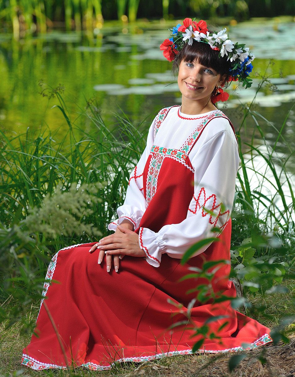Beautiful girl Girls in Slavic costumes in Qinhuangdao