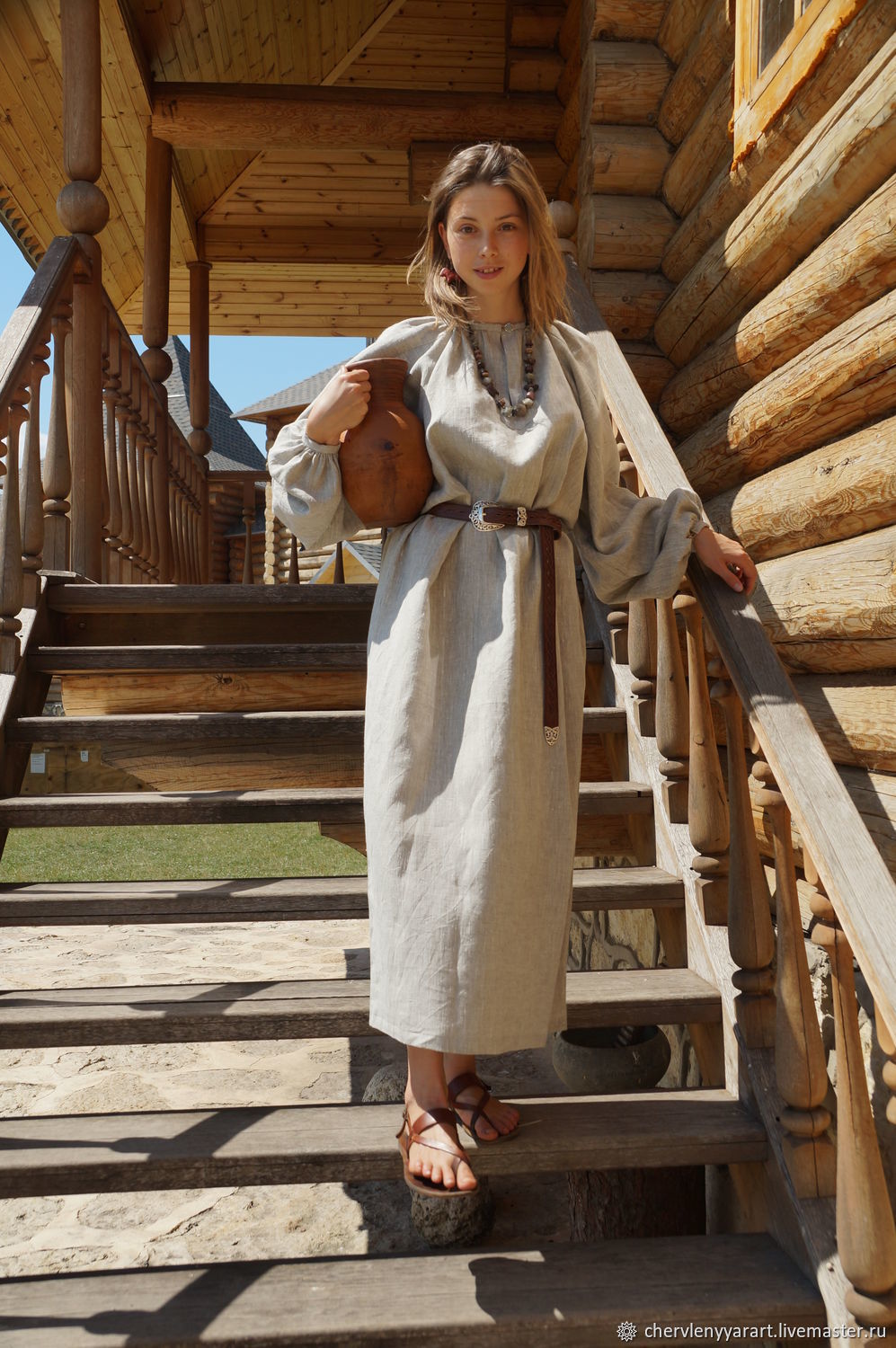 Girls in Slavic costumes in Qinhuangdao